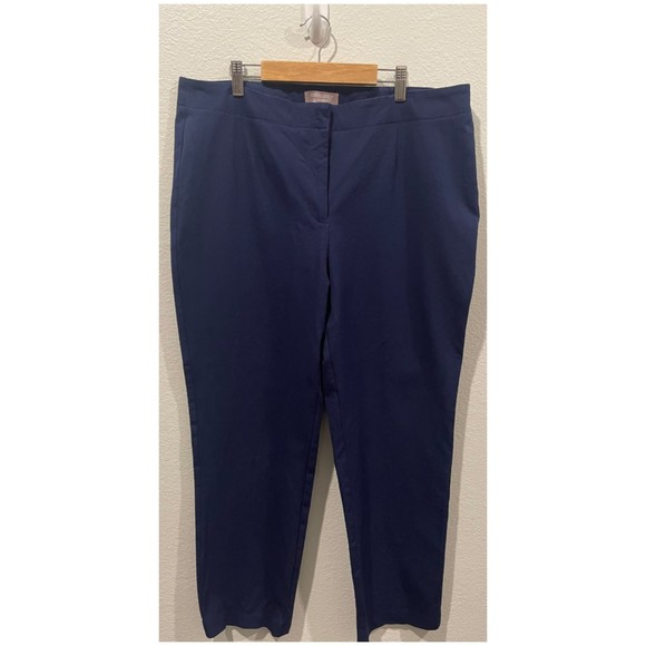 CHICO'S Fabulously Slimming Navy Blue Pants - Picture 1 of 3